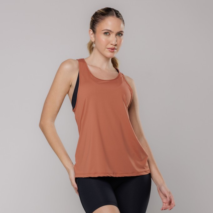 Regata Fitness Leve com Proteção UV Marrom