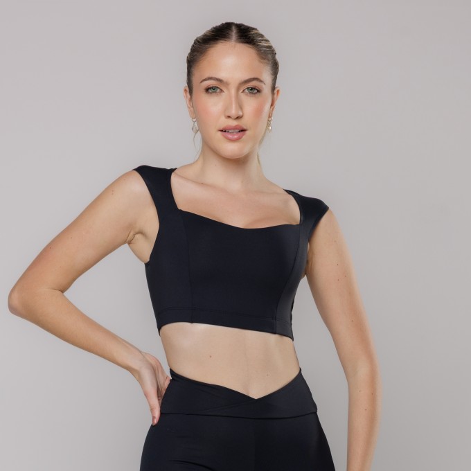 Top Fitness com Decote Sofisticado Preto